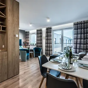  Apartament Targi Z Garażem I Siłownią Polska